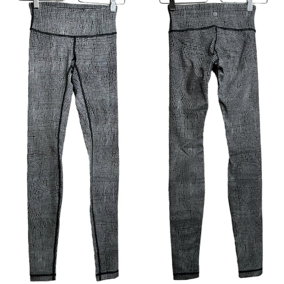 Lululemon Black White Stretch Compression Leggings Pocket 2 - Picture 1 of 11